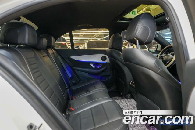 Mercedes-Benz E-Class 2021 — photo 6