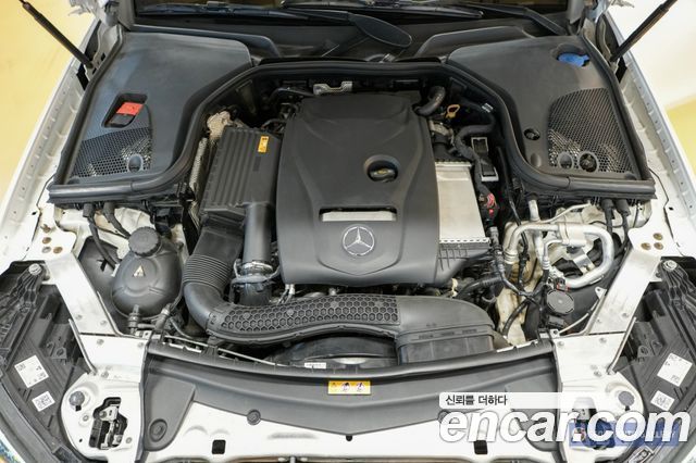 Mercedes-Benz E-Class 2021 — photo 8