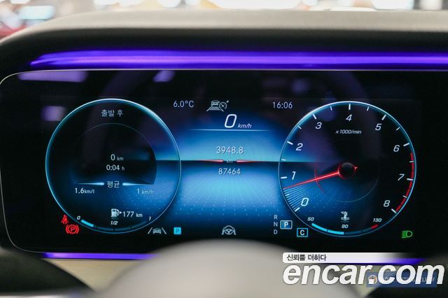 Mercedes-Benz E-Class 2021 — photo 9