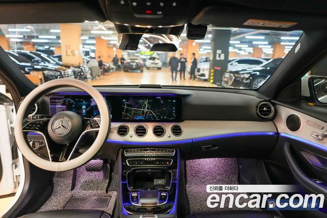 Mercedes-Benz E-Class 2021 — photo 15