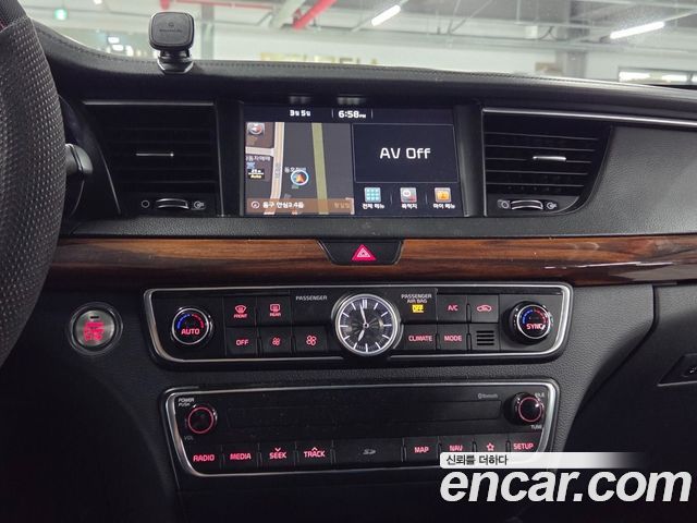 Kia K7 2017 — photo 11