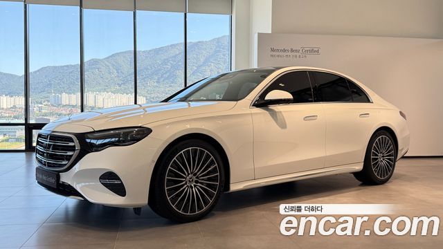 Mercedes-Benz E-Class 2025 — photo 1