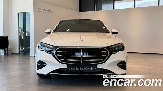 Mercedes-Benz E-Class 2025 — photo 6