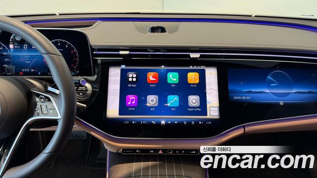 Mercedes-Benz E-Class 2025 — photo 19