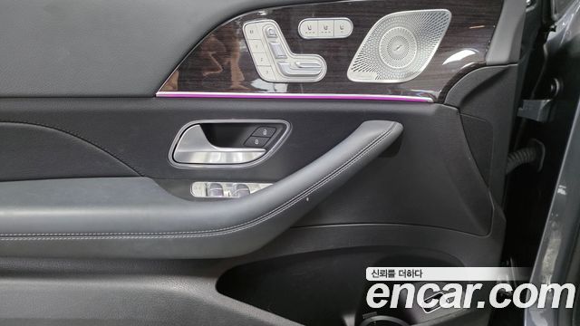 Mercedes-Benz GLE-Class 2022 — photo 15