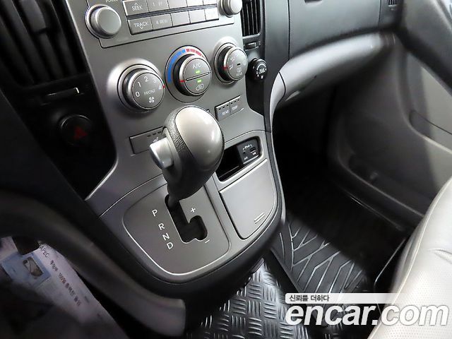 Hyundai Starex 2015 — photo 10