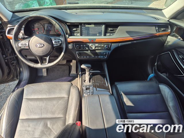Kia K7 2016 — photo 11