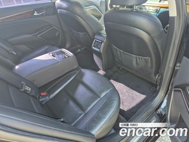 Kia K7 2016 — photo 12