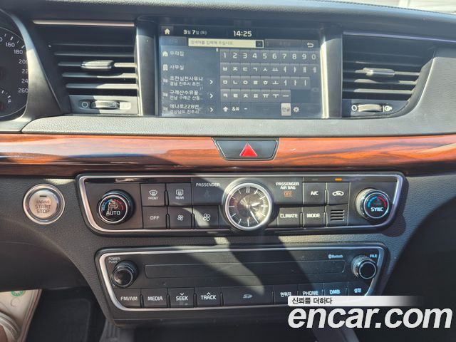 Kia K7 2016 — photo 16