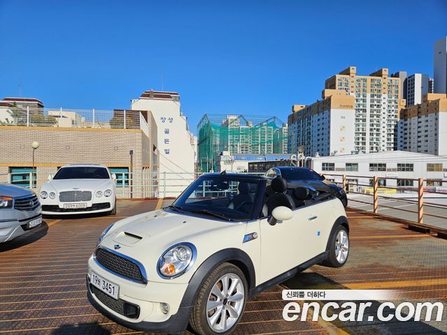 Mini Cooper Convertible 2012 — photo 2