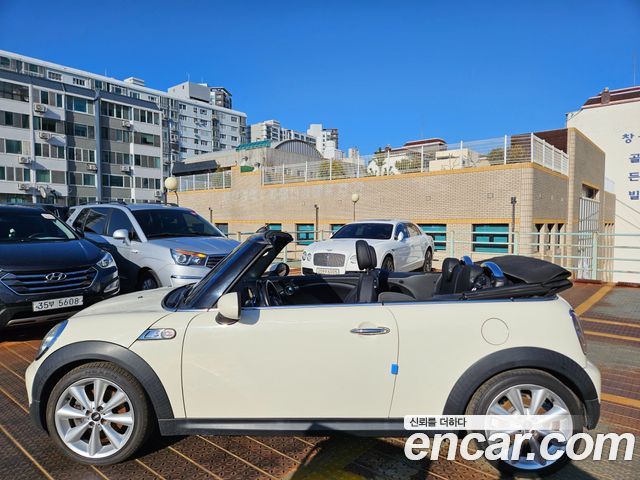 Mini Cooper Convertible 2012 — photo 3