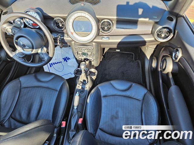 Mini Cooper Convertible 2012 — photo 11