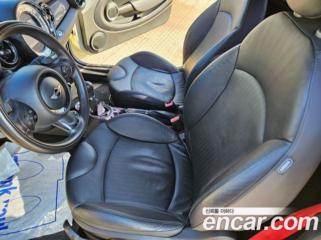 Mini Cooper Convertible 2012 — photo 12