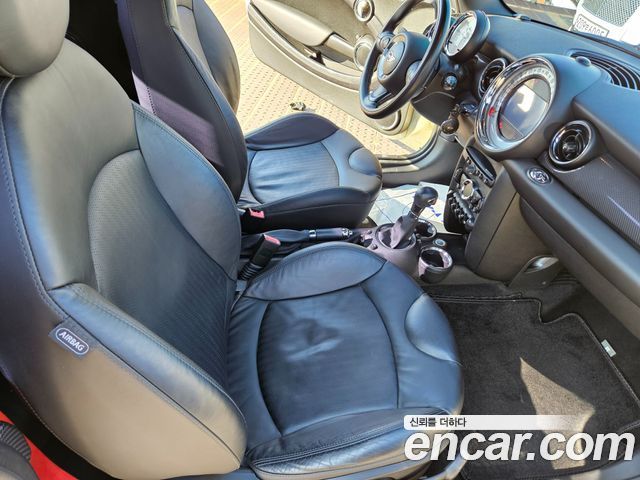 Mini Cooper Convertible 2012 — photo 13