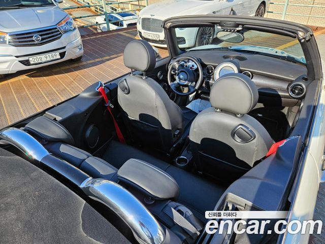 Mini Cooper Convertible 2012 — photo 16