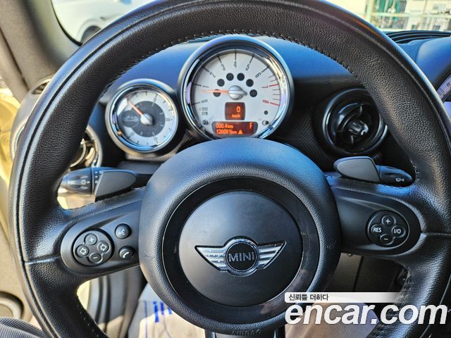 Mini Cooper Convertible 2012 — photo 17