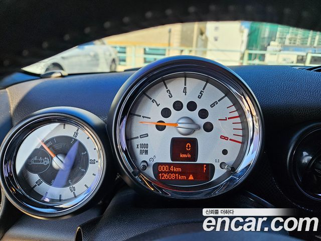 Mini Cooper Convertible 2012 — photo 18