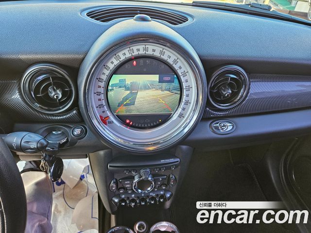 Mini Cooper Convertible 2012 — photo 20