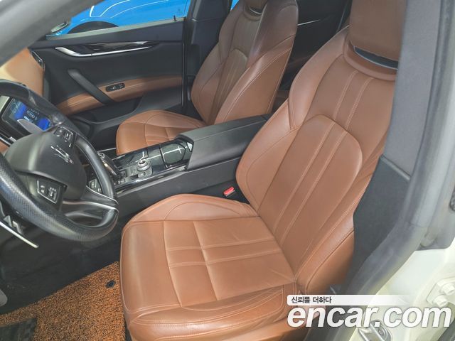 Maserati Ghibli 2019 — photo 10