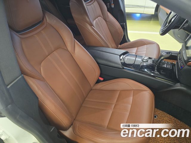 Maserati Ghibli 2019 — photo 11