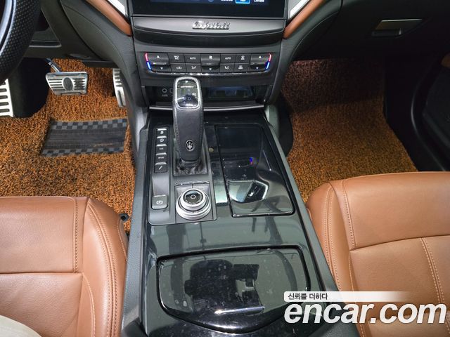 Maserati Ghibli 2019 — photo 12