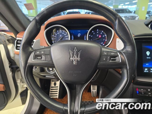 Maserati Ghibli 2019 — photo 14
