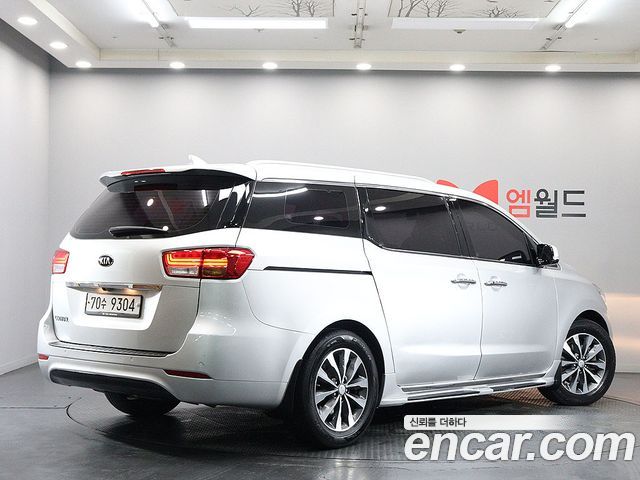 Kia Canival 2017 — photo 3