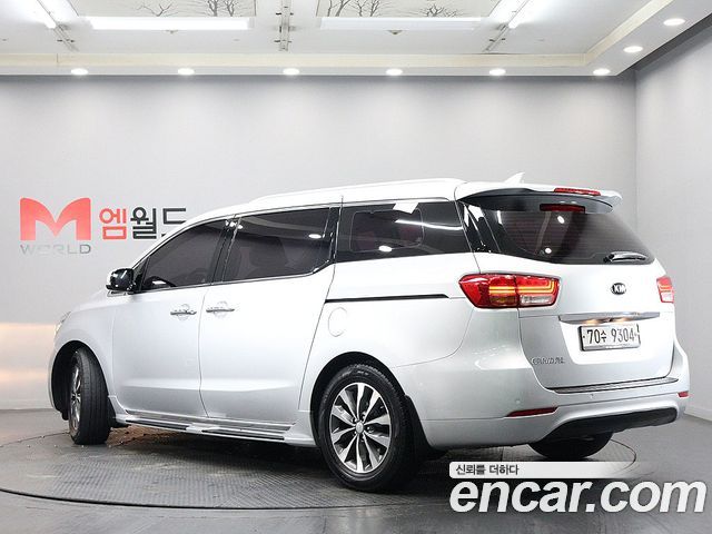 Kia Canival 2017 — photo 4