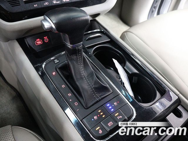 Kia Canival 2017 — photo 9