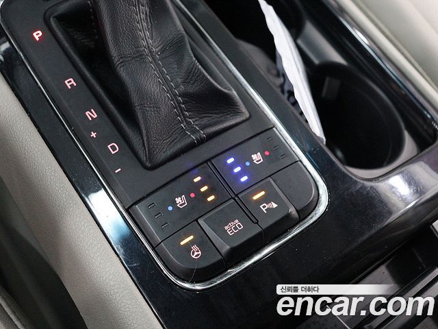 Kia Canival 2017 — photo 10
