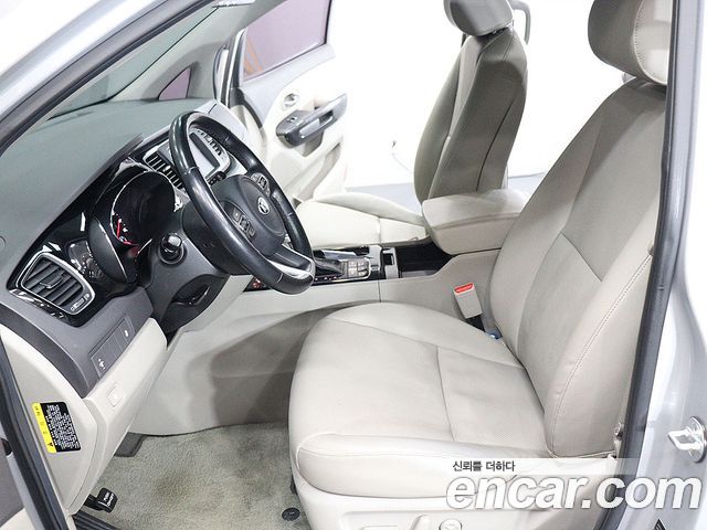 Kia Canival 2017 — photo 17