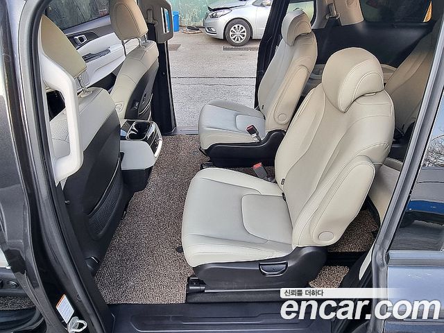 Kia Canival 2022 — photo 8