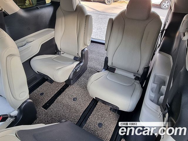 Kia Canival 2022 — photo 10