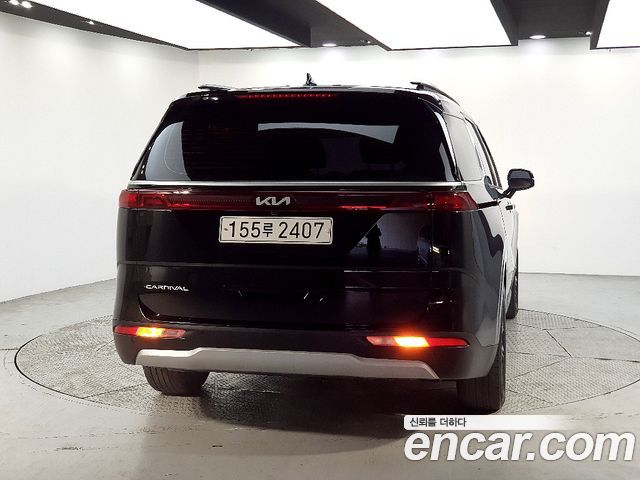 Kia Canival 2022 — photo 3