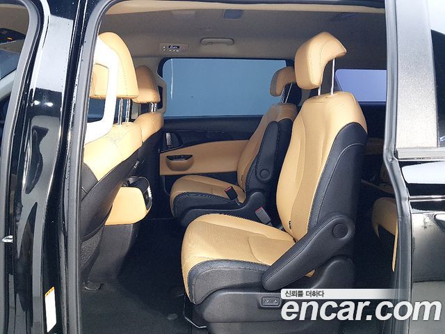 Kia Canival 2022 — photo 9