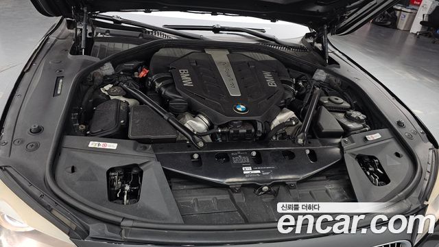 BMW 7-Series 2012 — photo 6
