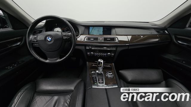 BMW 7-Series 2012 — photo 7