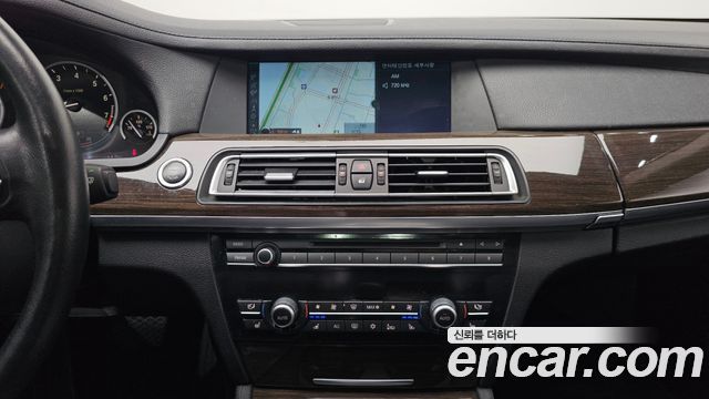 BMW 7-Series 2012 — photo 14