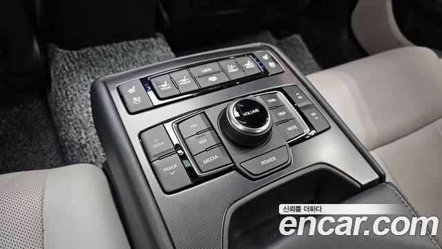Genesis G80 2019 — photo 18
