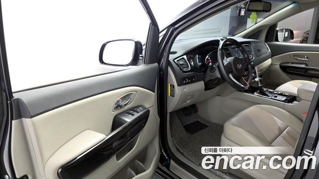 Kia Canival 2019 — photo 11