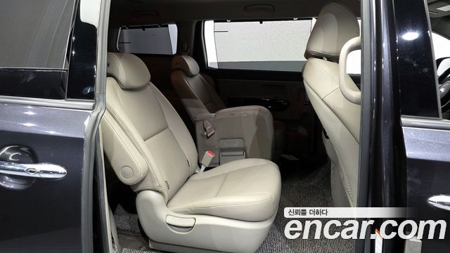 Kia Canival 2019 — photo 12