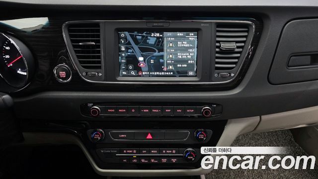 Kia Canival 2019 — photo 14