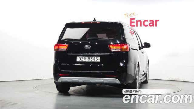 Kia Canival 2017 — photo 4