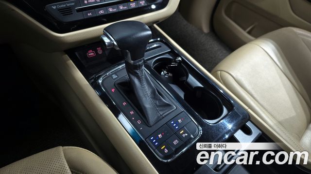 Kia Canival 2017 — photo 9