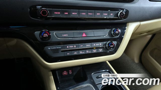 Kia Canival 2017 — photo 16