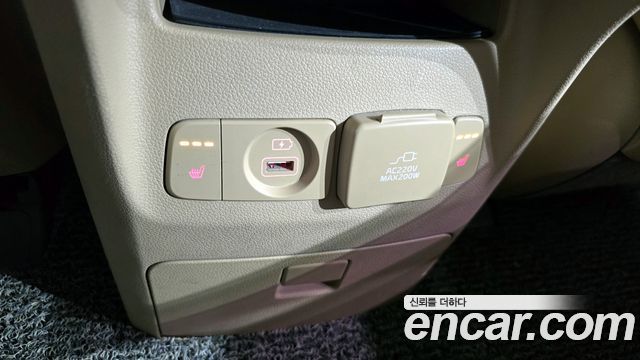 Kia Canival 2017 — photo 19