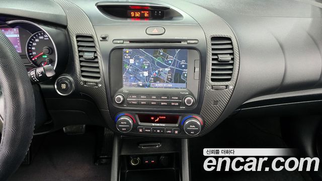 Kia K3 2015 — photo 15