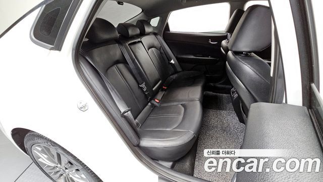 Kia K5 2019 — photo 12