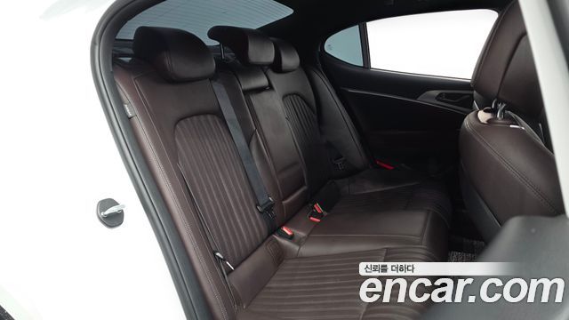 Genesis G70 2022 — photo 12