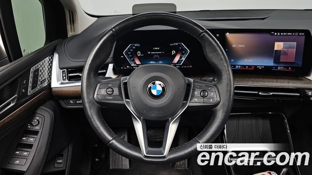 BMW 2-Series 2023 — photo 13